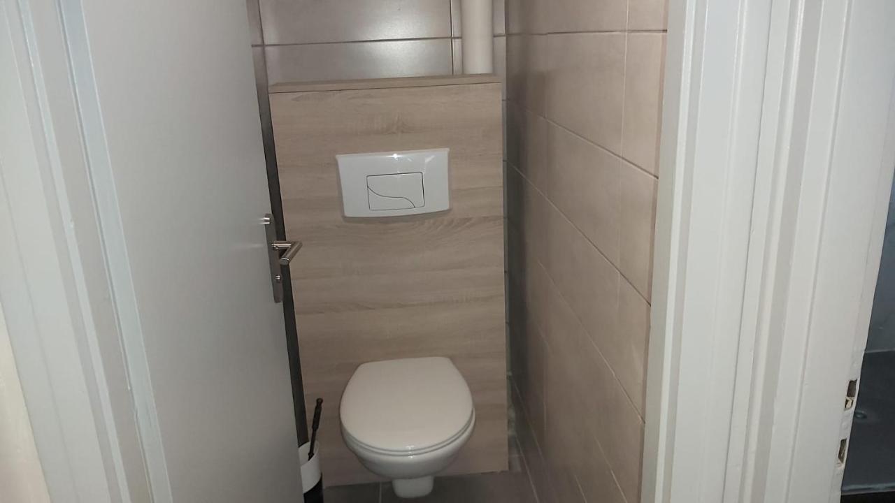 F3 Appartement 2 Chambre Un Salon Avec Wifi Saint-Jean-de-la-Ruelle Екстериор снимка